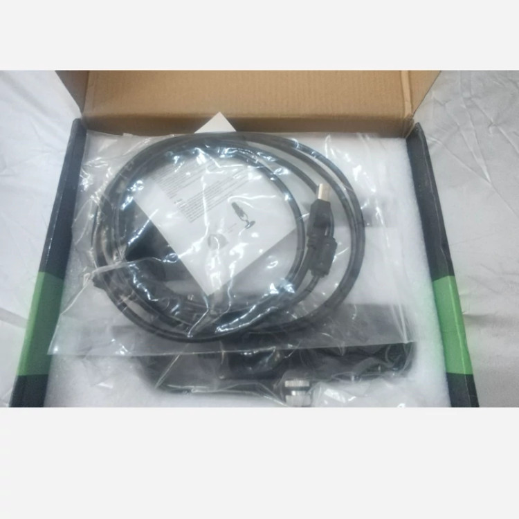 میکروفون استودیویی و ضبط با موبایل. مارک sensitive pickup